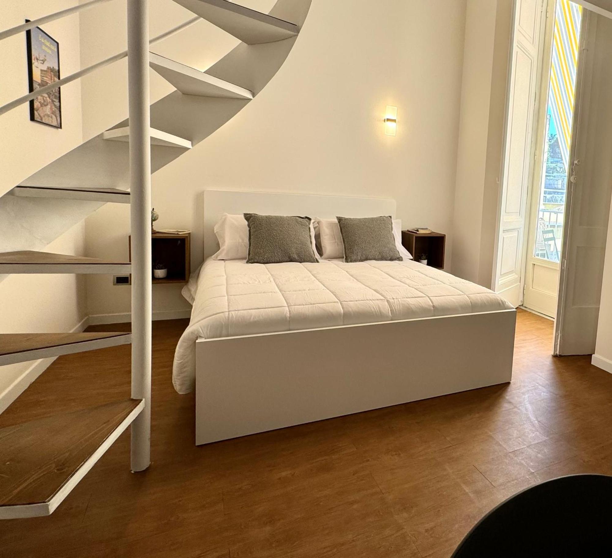 Apartamento Montesanto Charm Centro Storico Nápoles Exterior foto